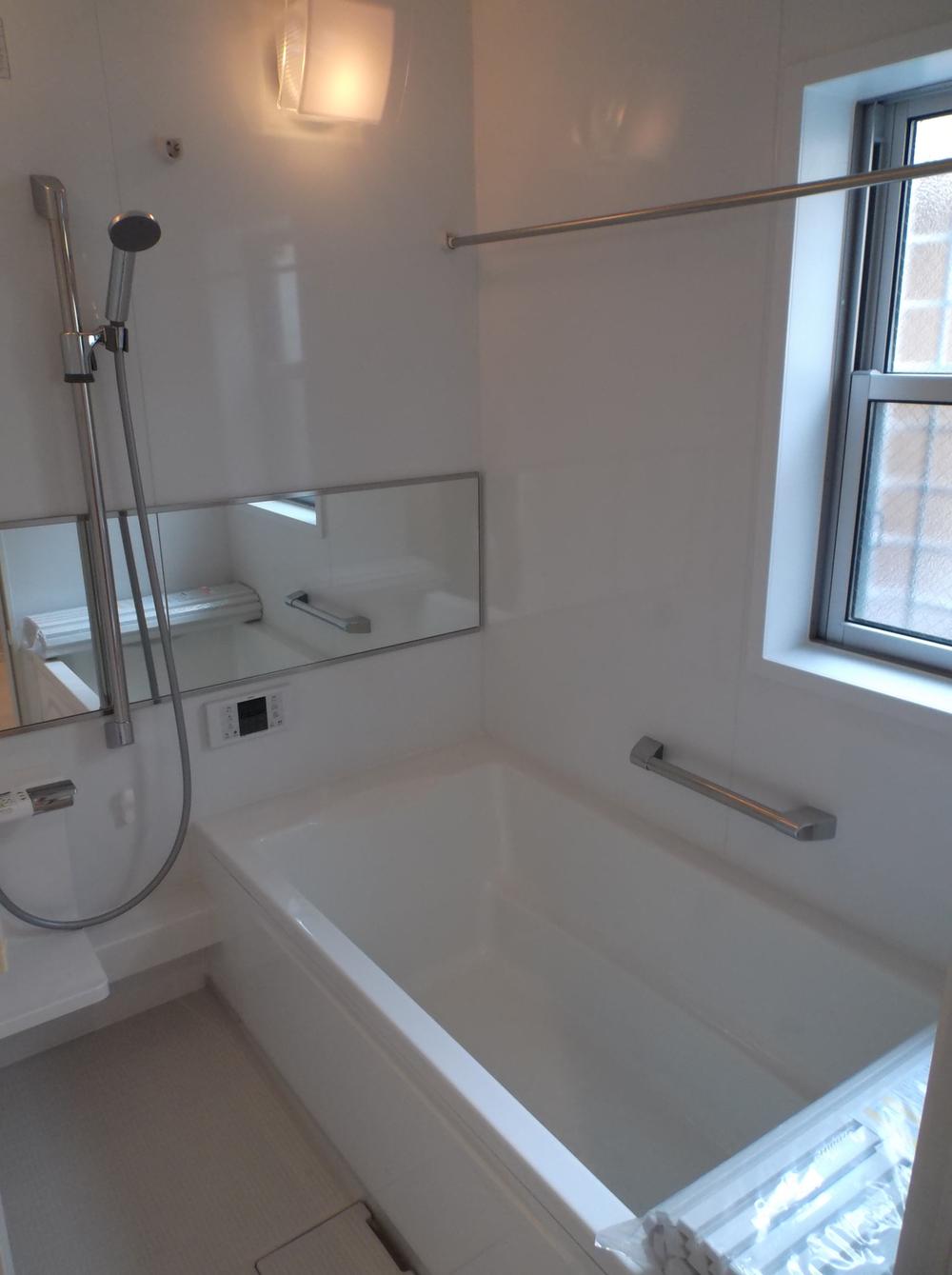 Bathroom. Local (10 May 2013) Shooting