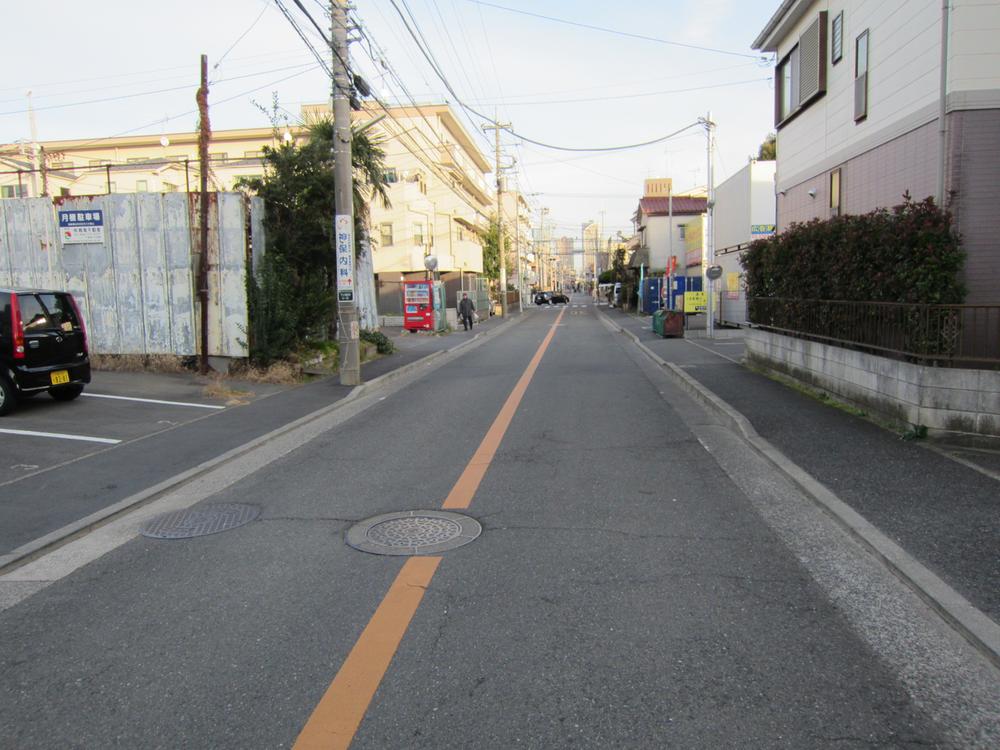 Local photos, including front road. Local (12 May 2013) Shooting