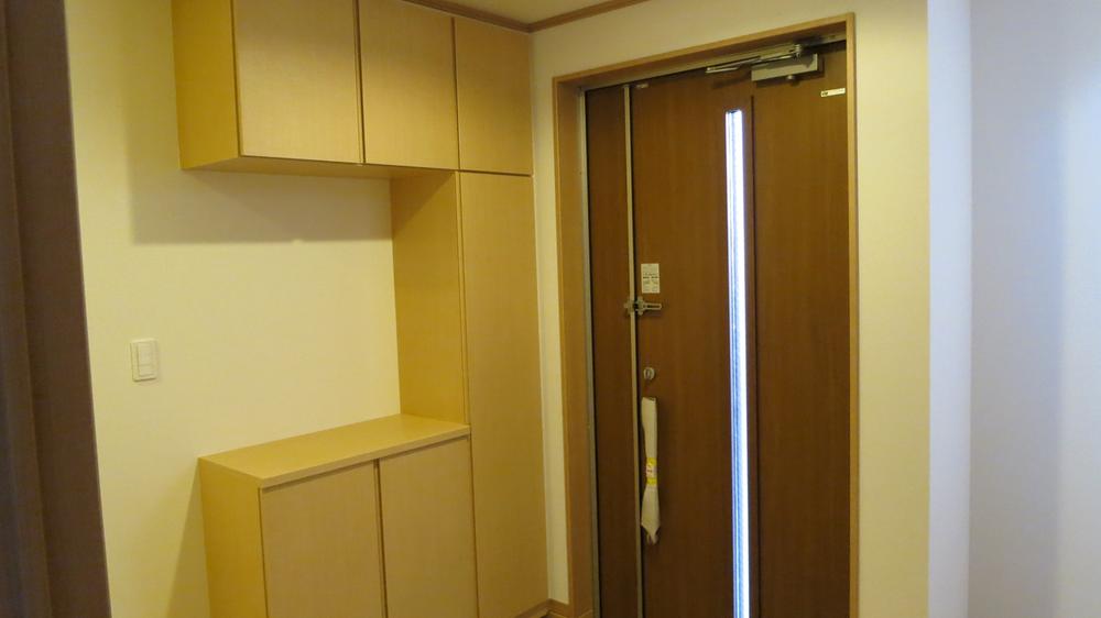 Entrance. Indoor (10 May 2013) Shooting