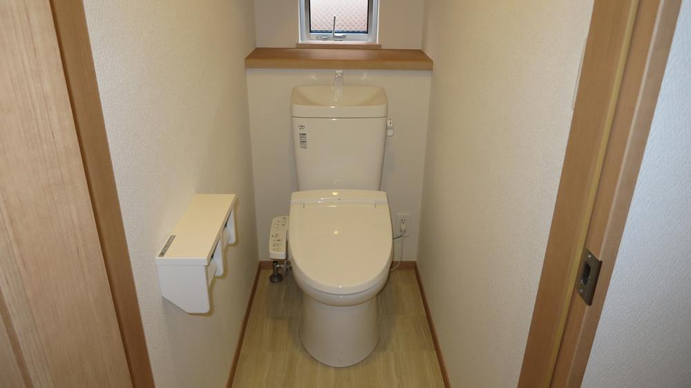 Toilet. Indoor (10 May 2013) Shooting