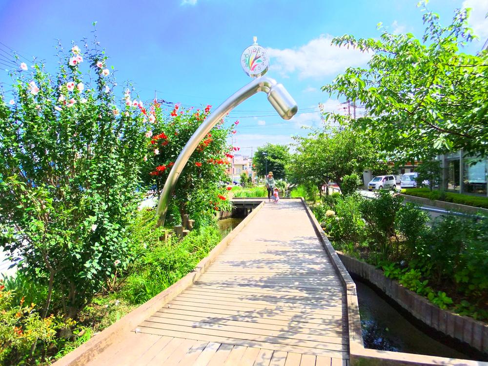 Streets around. 50m to babble