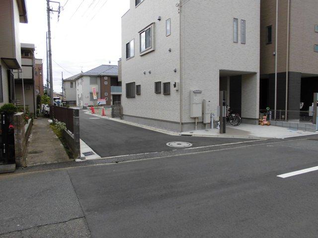 Local photos, including front road. Local (11 May 2013) Shooting