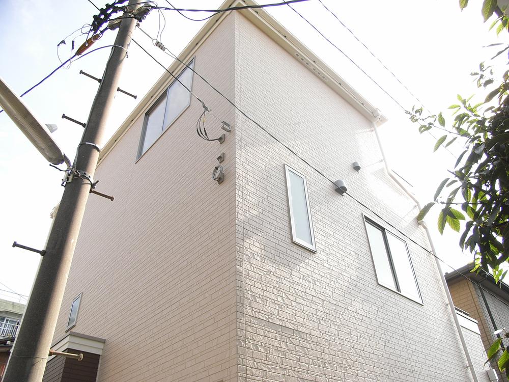 Local appearance photo. Local (11 May 2013) Shooting