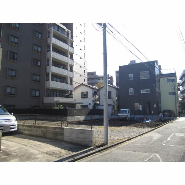 Local appearance photo. Local (12 May 2013) Shooting