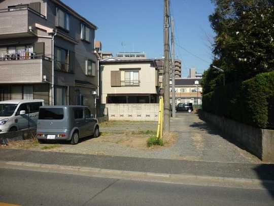 Local land photo. Southeast corner lot