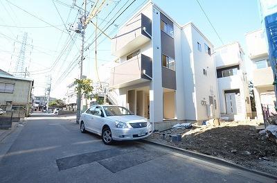 Local photos, including front road. Facing the south side road!