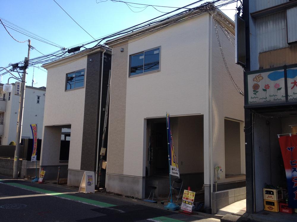 Local appearance photo. Local (12 May 2013) Shooting