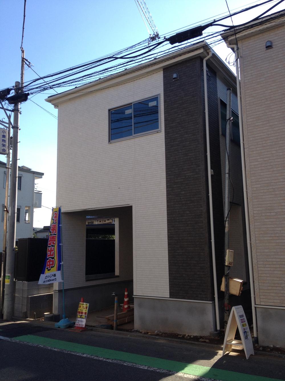 Local appearance photo. Local (12 May 2013) Shooting