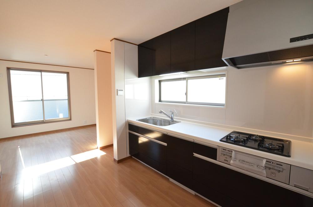 Living. Bright LDK! Artificial marble top, This is a system kitchen with a water purifier!