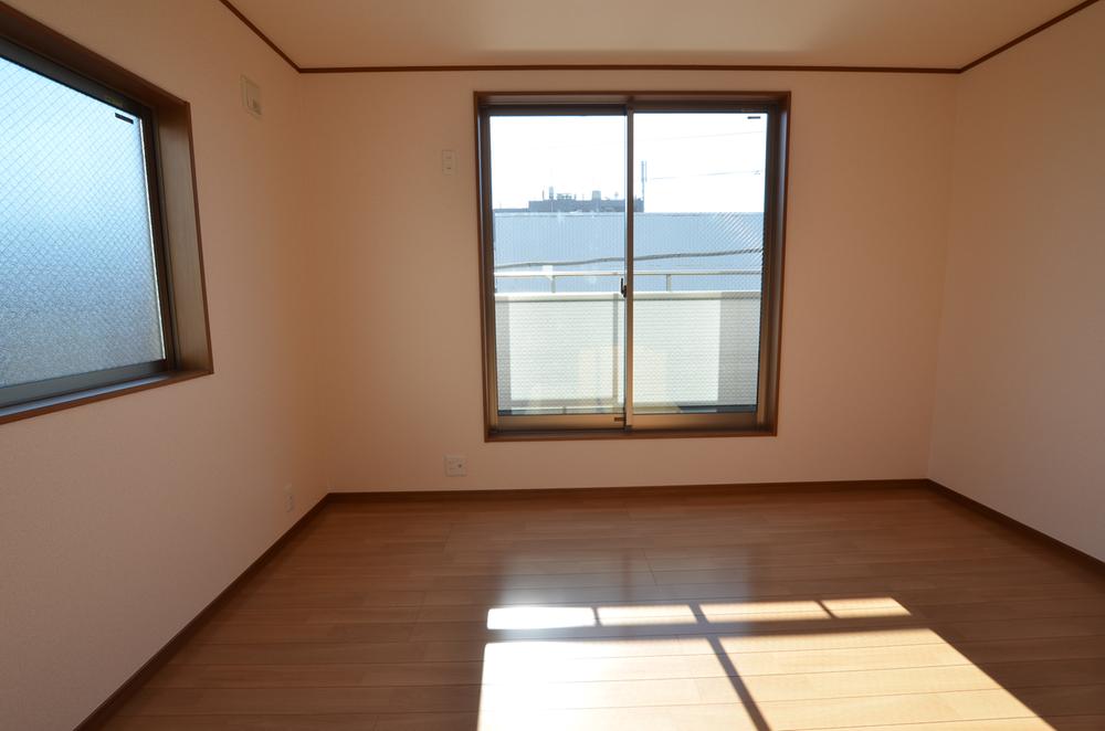 Non-living room. Indoor (12 May 2013) Shooting