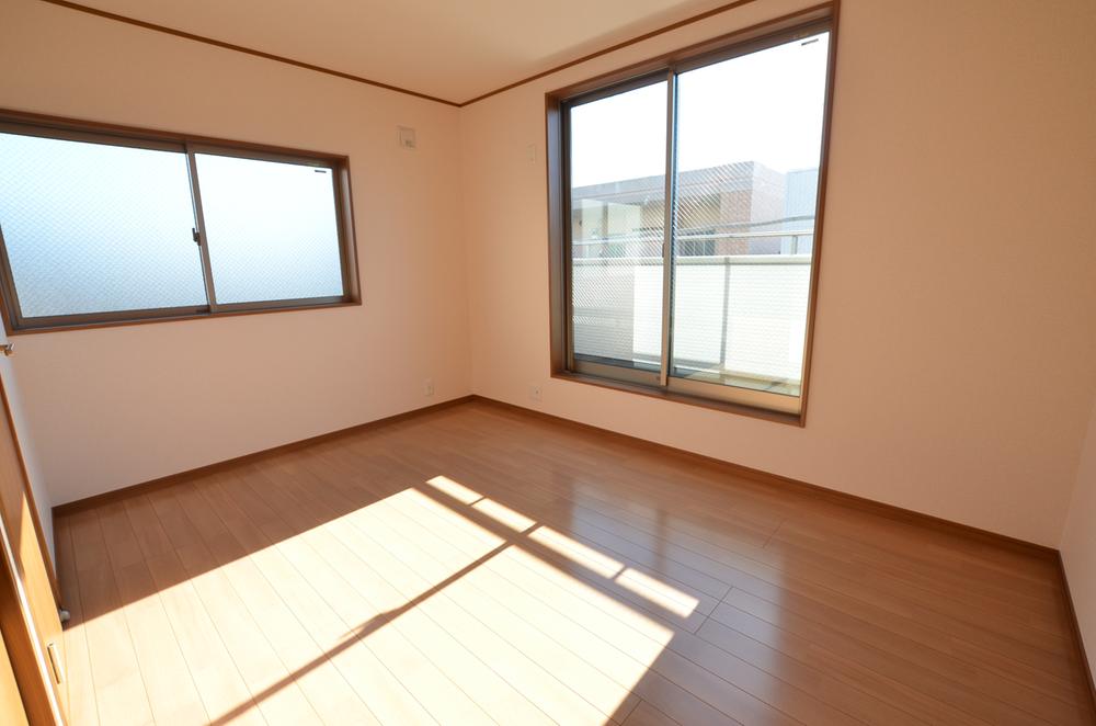 Non-living room. Indoor (12 May 2013) Shooting