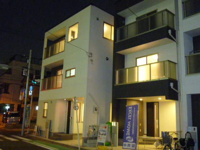 Local appearance photo. Appearance of the night of appearance. It is the appearance with a strong presence!