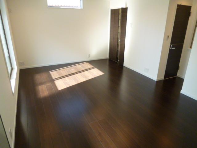 Living. Good of living per yang in the southwest corner lot