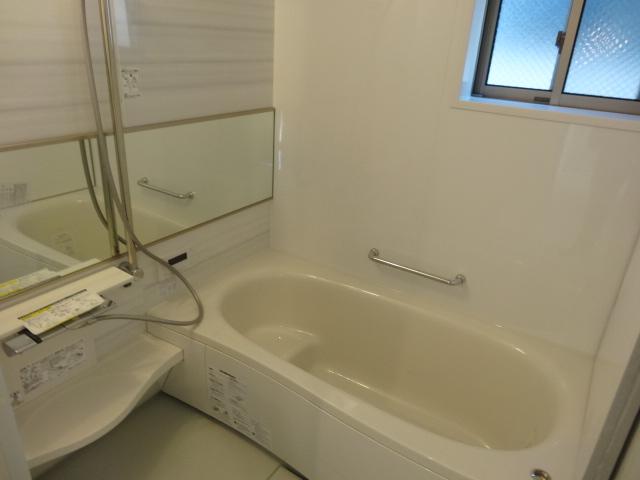 Bathroom. Indoor (12 May 2013) Shooting