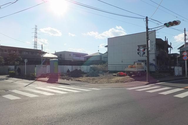 Local photos, including front road. Local (December 24, 2013) Shooting