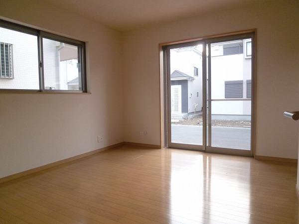 Living. 2013 March 16 shooting Building 3