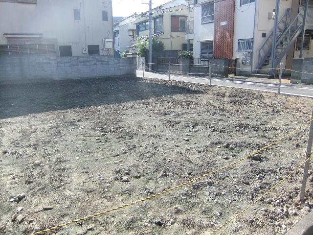 Local appearance photo. Local (12 May 2013) Shooting