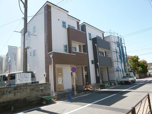 Local photos, including front road. Local (April 2013) Shooting