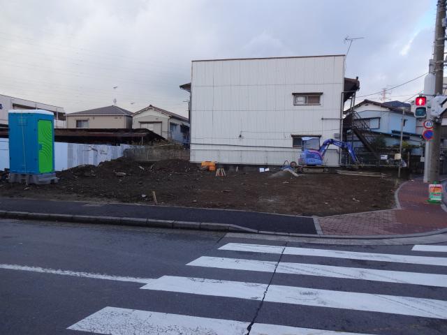 Local appearance photo. Local (12 May 2013) Shooting