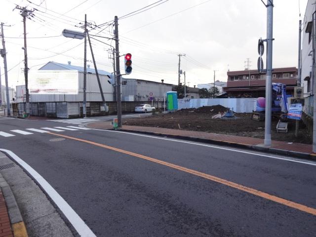 Local appearance photo. Local (12 May 2013) Shooting