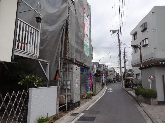 Local photos, including front road. Local (12 May 2013) Shooting