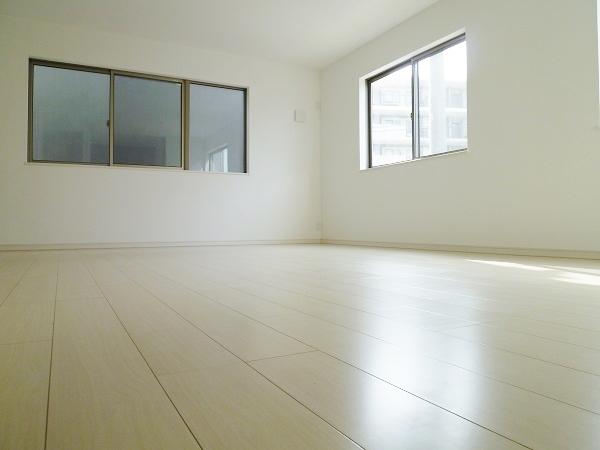 Same specifications photos (living). Same specifications complete example of construction (living)