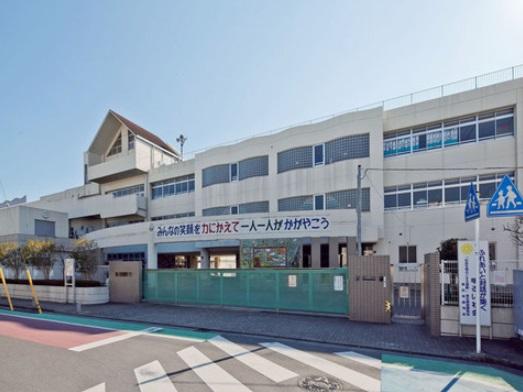 Primary school. 50m to the west Miyuki elementary school