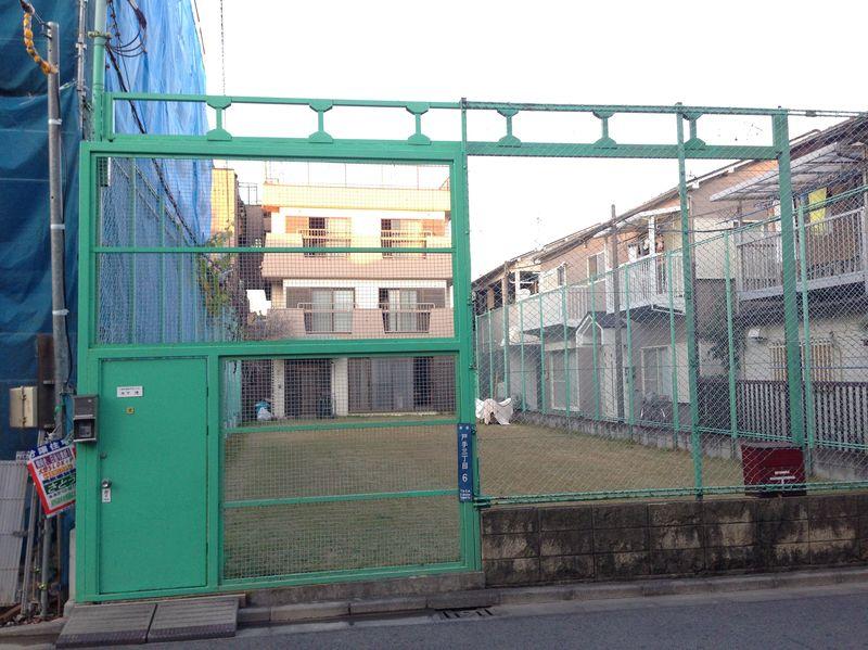 Local photos, including front road. Nantei of east adjacent land 4-way corner lot Nothing stood around the building.
