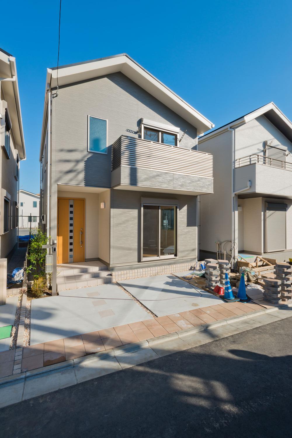 Local appearance photo. 4 Building state of