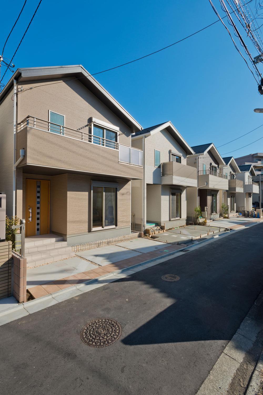 Local appearance photo. Model house publication is in local (12 May 2013) Shooting