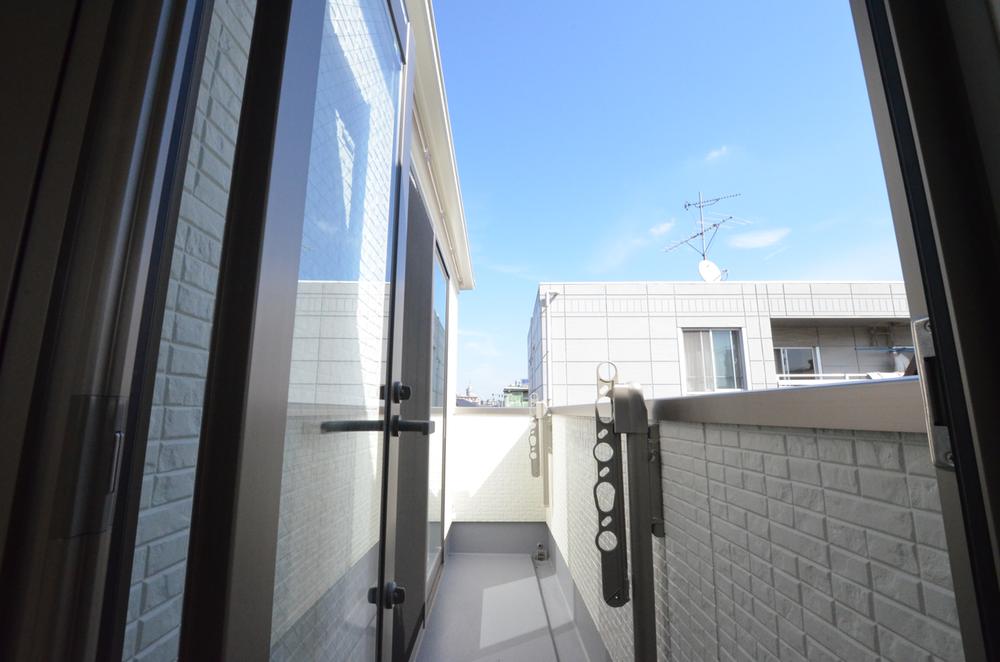 Balcony. Local (10 May 2013) Shooting