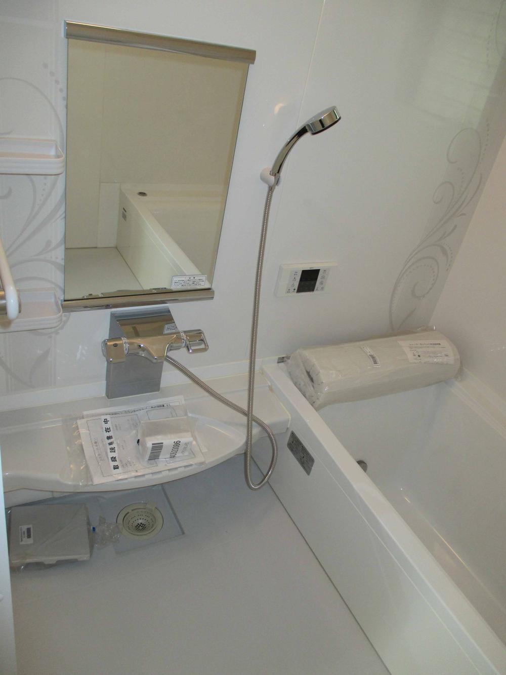 Bathroom. Indoor (07 May 2013) Shooting