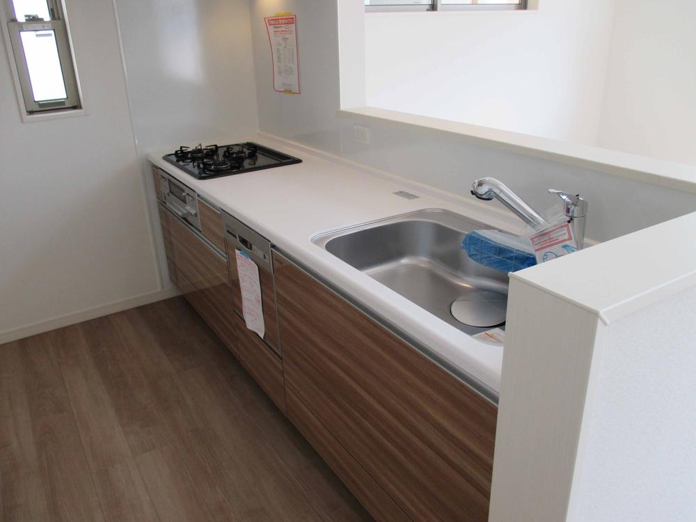 Kitchen. Indoor (07 May 2013) Shooting