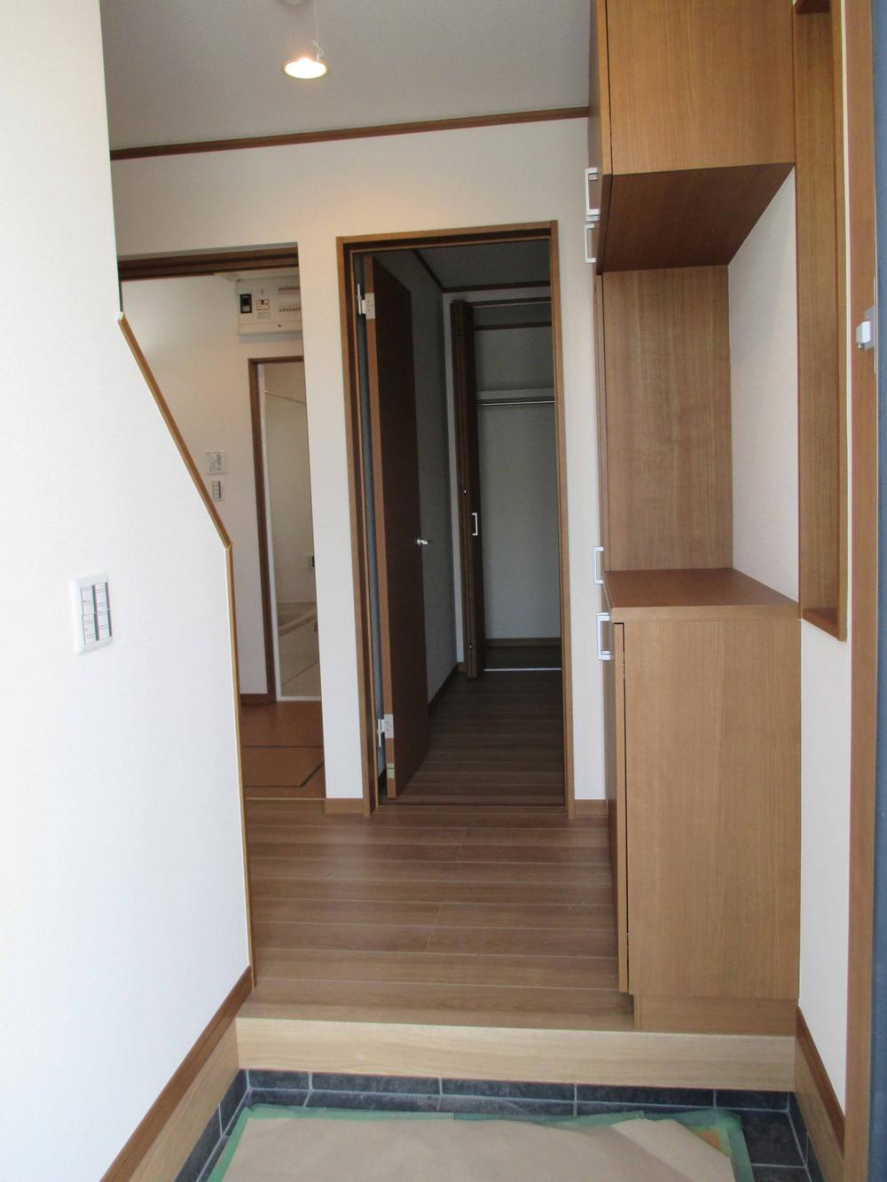 Entrance. Local (07 May 2013) Shooting