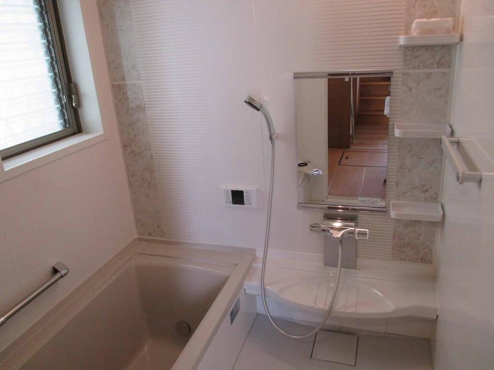 Bathroom. Indoor (07 May 2013) Shooting