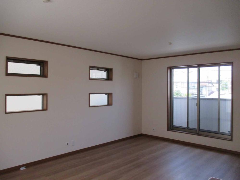 Living. Indoor (07 May 2013) Shooting