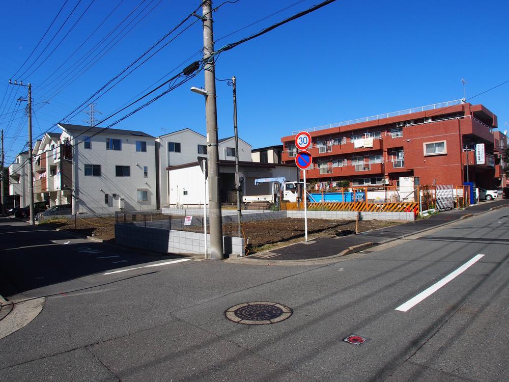 Local photos, including front road. Panoramic view site (November 2013) Shooting