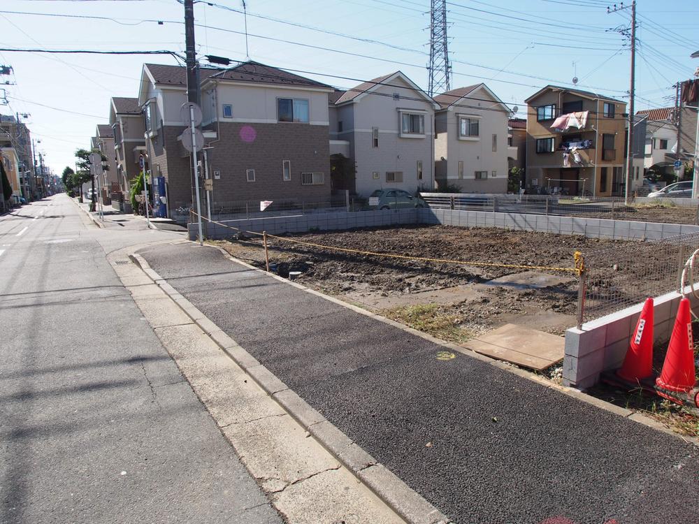 Local photos, including front road. E ~ F Building site (November 2013) Shooting