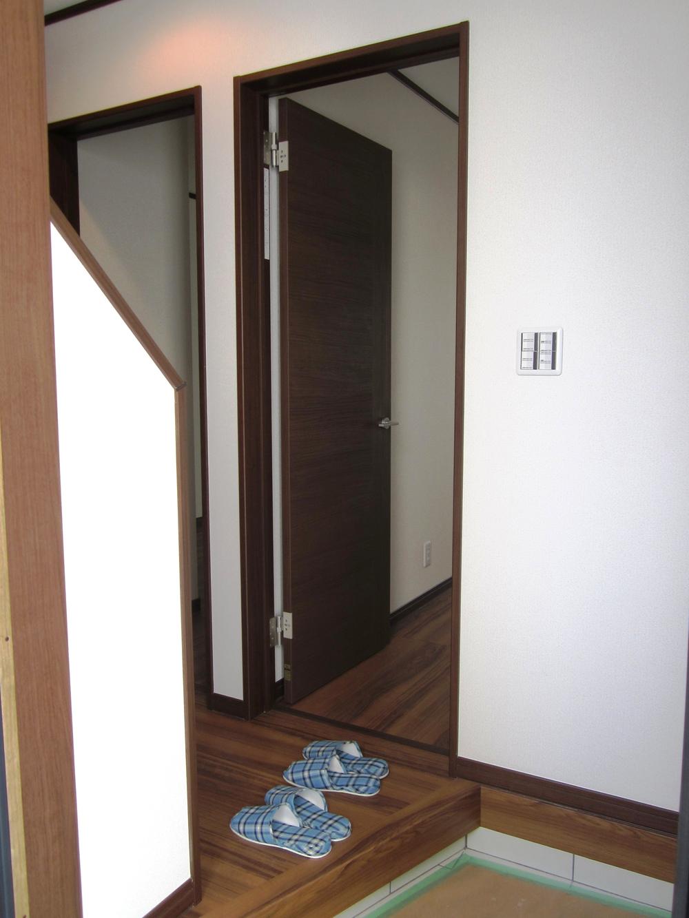 Entrance. Local (August 2013) Shooting