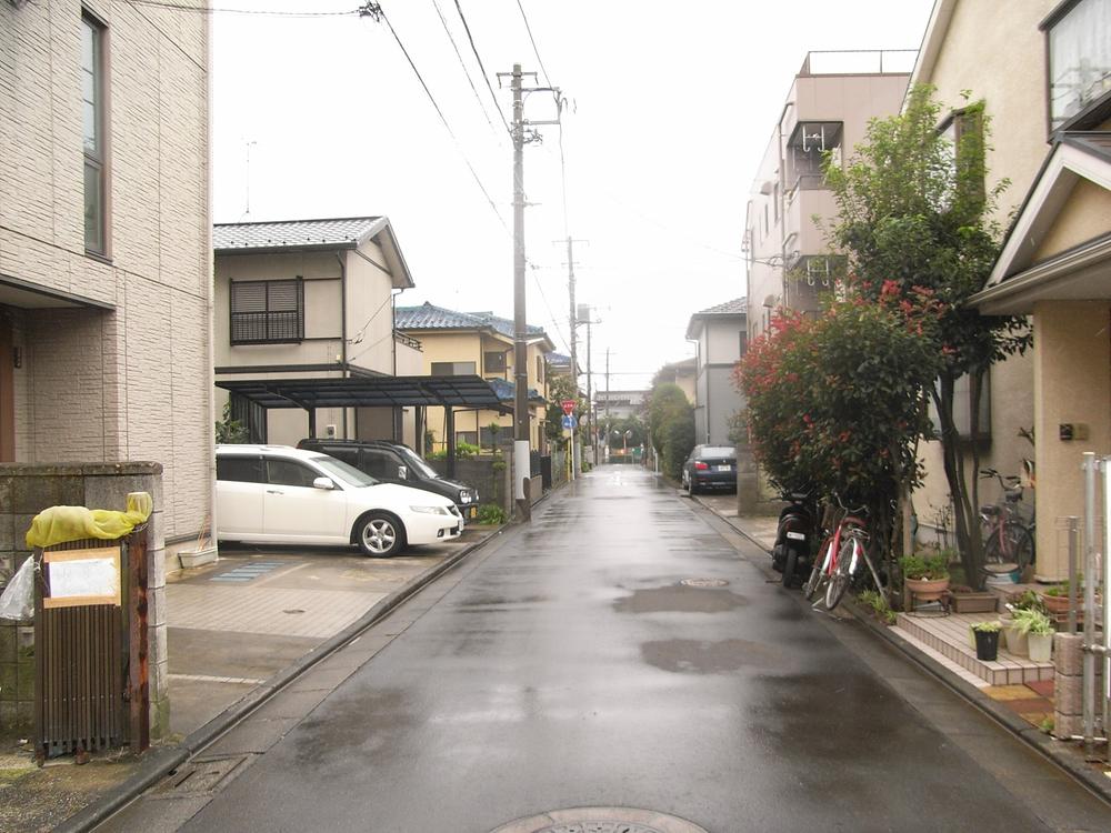 Local photos, including front road. Local (10 May 2013) Shooting