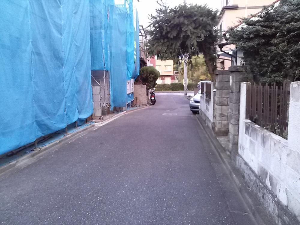 Local photos, including front road. Local (11 May 2013) Shooting