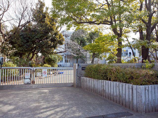 Primary school. 560m to Kokura elementary school