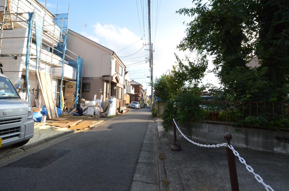 Local photos, including front road. Local (10 May 2013) Shooting