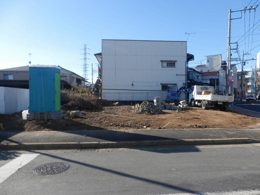 Local photos, including front road. Local Photos Shooting date 2013 / 12 / 23