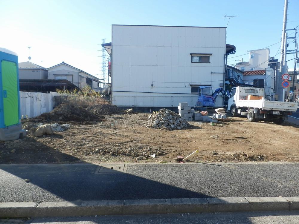 Local photos, including front road. Local Photos Shooting date 2013 / 12 / 23