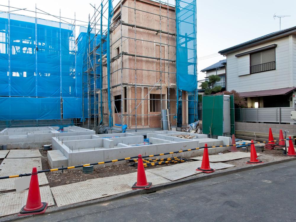 Local appearance photo. Local (11 May 2013) Shooting