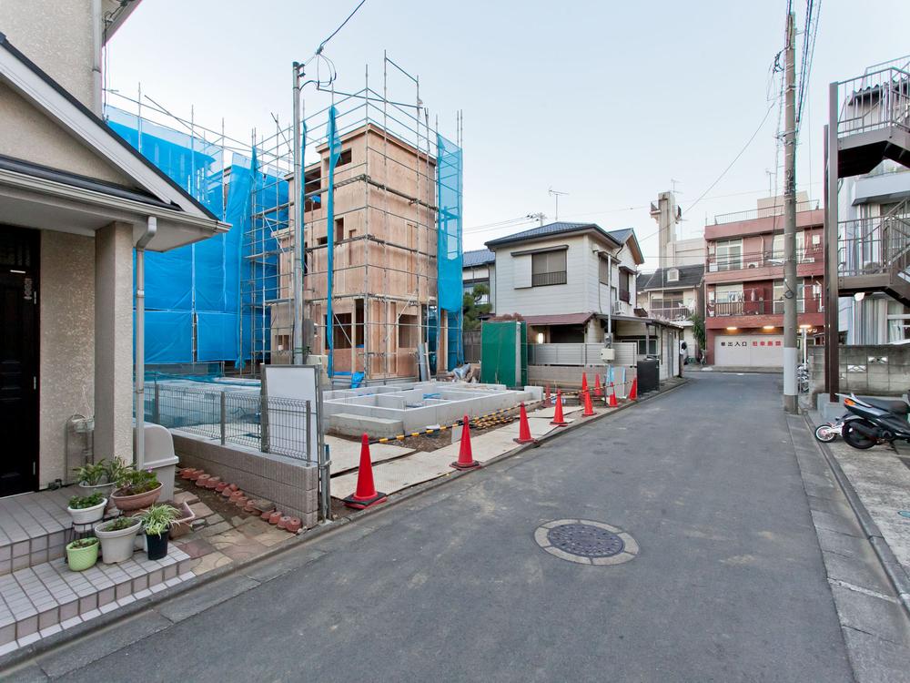 Local photos, including front road. Local (11 May 2013) Shooting