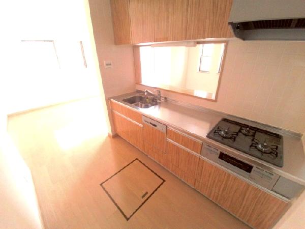 Kitchen. Underfloor Storage There