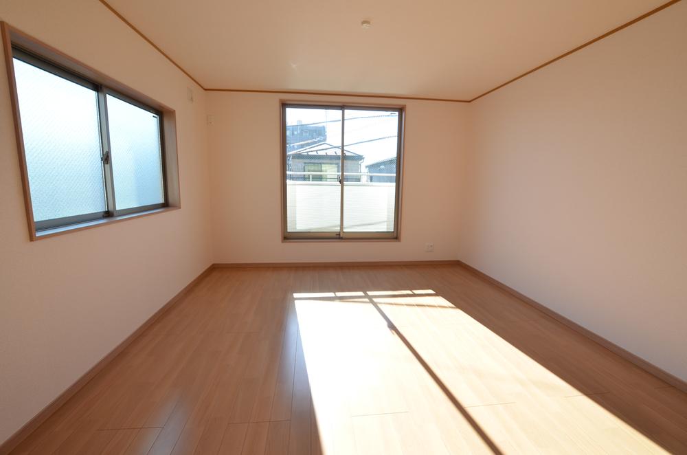 Non-living room. Indoor (12 May 2013) Shooting