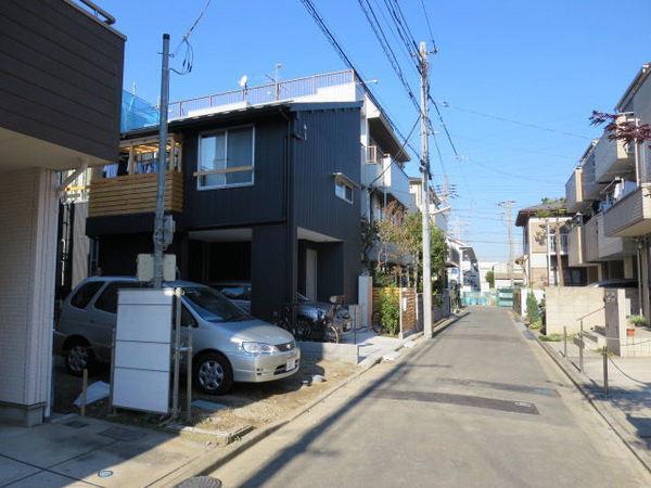 Local photos, including front road. Local (12 May 2013) Shooting